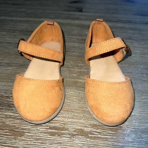 Old Navy Other - Old Navy girls size 7 sandals